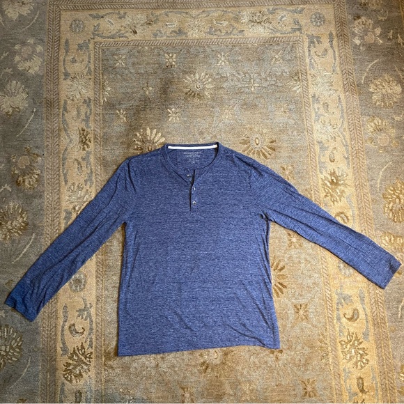 Banana Republic Henley Linen Tee - Picture 5 of 7